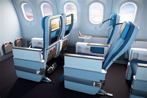 klm boeing 777-200 premium comfort